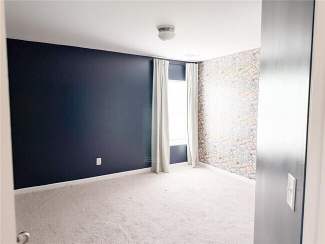 Building Photo - 102 Pointe Pl