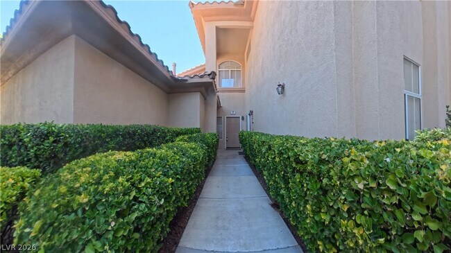 Building Photo - 2050 W Warm Springs Rd