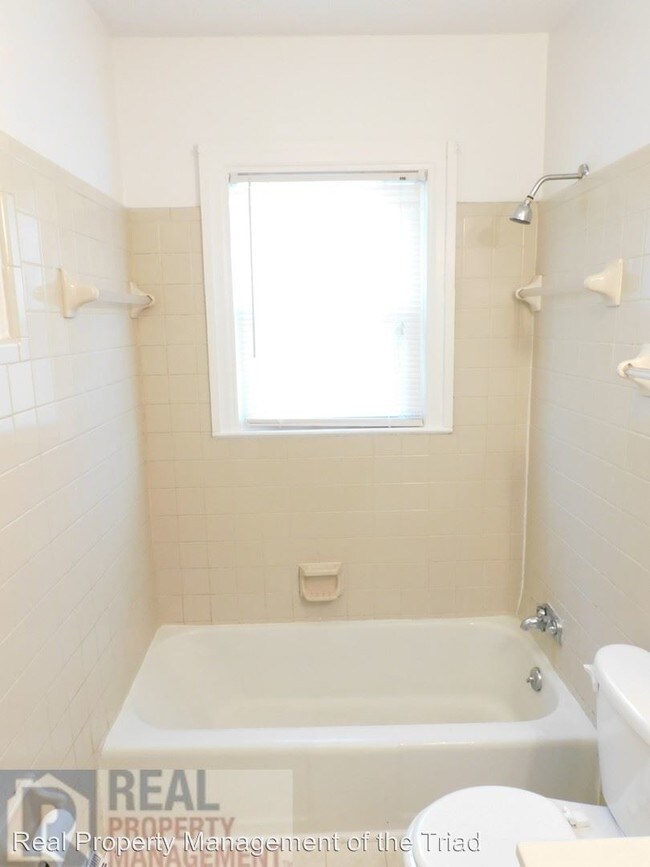 Building Photo - 3 br, 1 bath House - 2512 Yanceyville Street