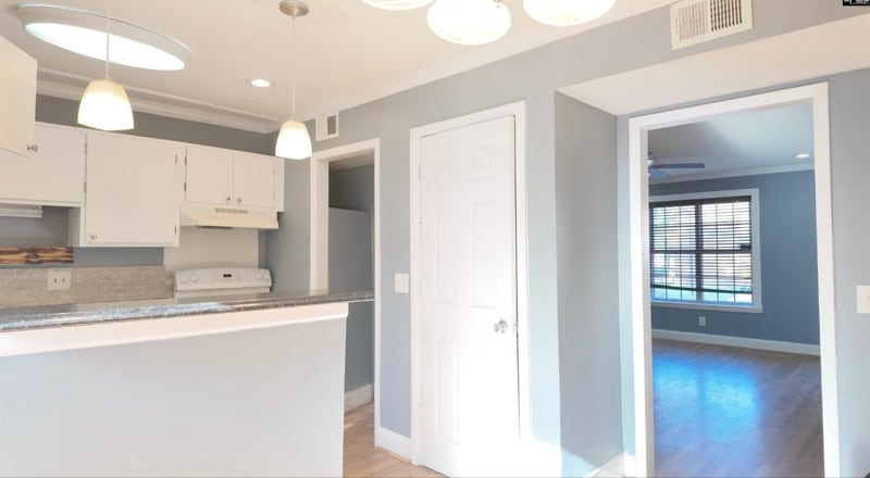 Building Photo - 529 Cambout St