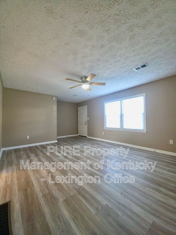 Building Photo - 3493 Sutherland Dr