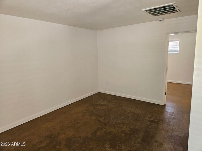 Building Photo - 802 W Turney Ave