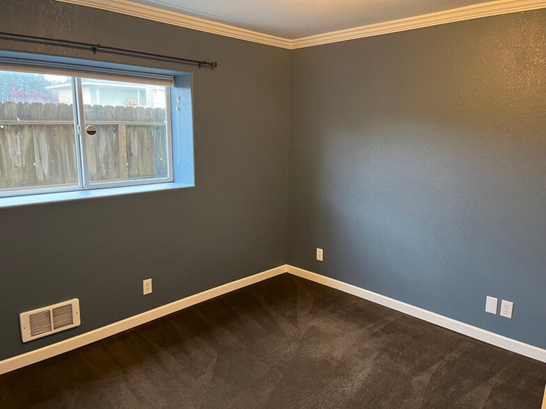 Building Photo - 405 S 8th St