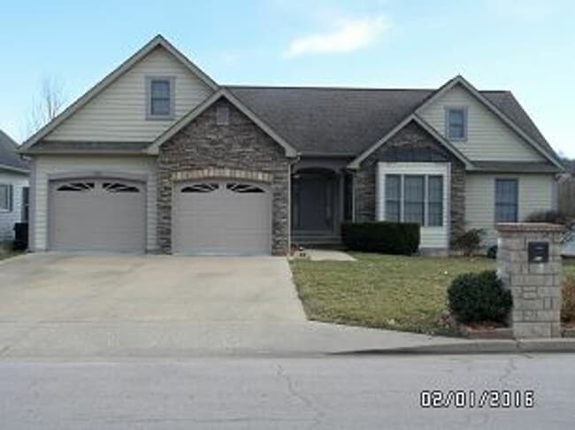 Primary Photo - Available in August!! 3 Bedroom / 2 Bathro...