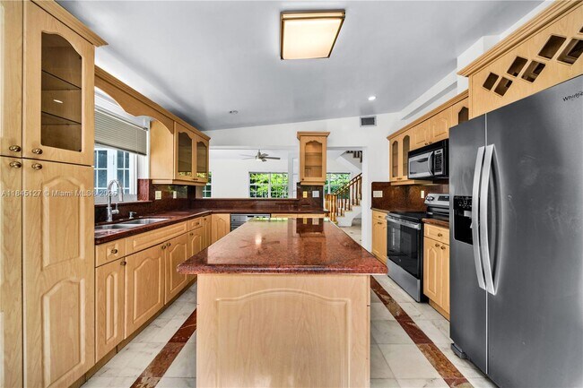 Building Photo - 7100 SW 56th St