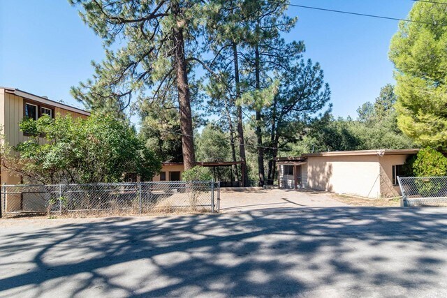Building Photo - 28905 Deer Creek Trail