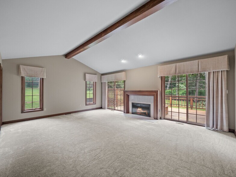 Building Photo - 4932 Susans Way