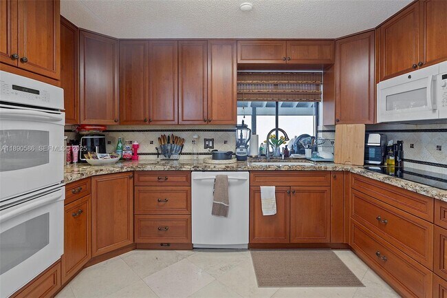 Building Photo - 2330 Dover