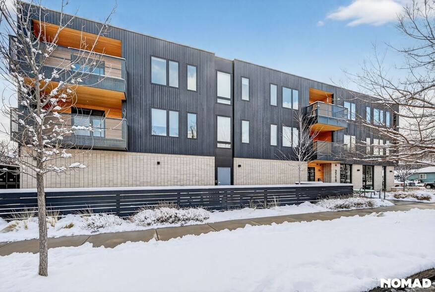 Building Photo - 2718 Pine St