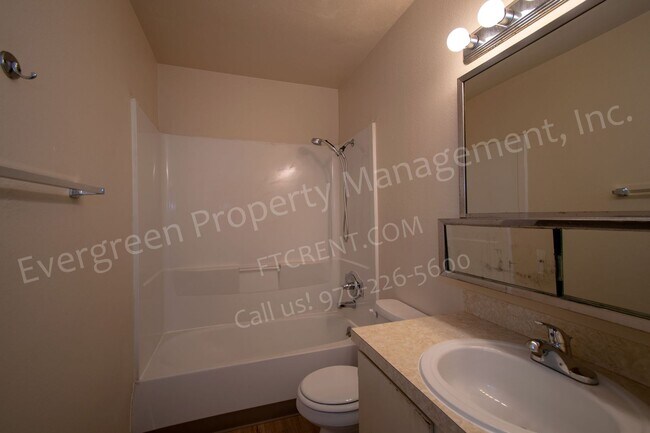 Building Photo - 211 N Shields St