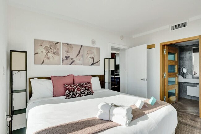 Building Photo - 2889 McFarlane Rd