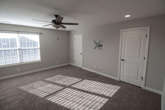 Building Photo - 7407 Pemberton Dr