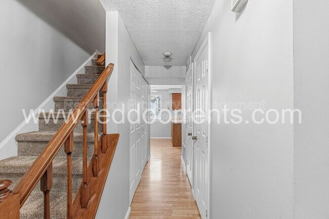 Building Photo - 8029 Cardinal Cove W