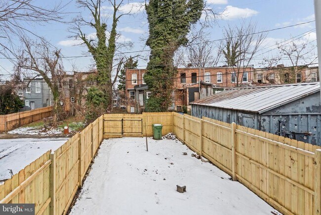 Building Photo - 3034 Arunah Ave