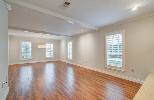 Building Photo - 16209 Wall St