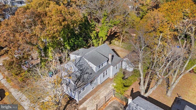 Building Photo - 27 E Groveland Ave