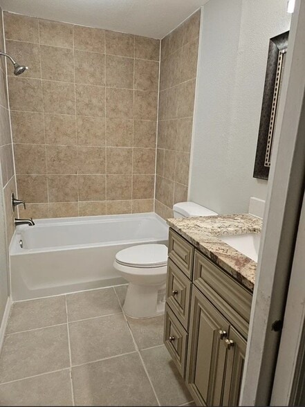 Building Photo - 3705 N Clearfield Ave