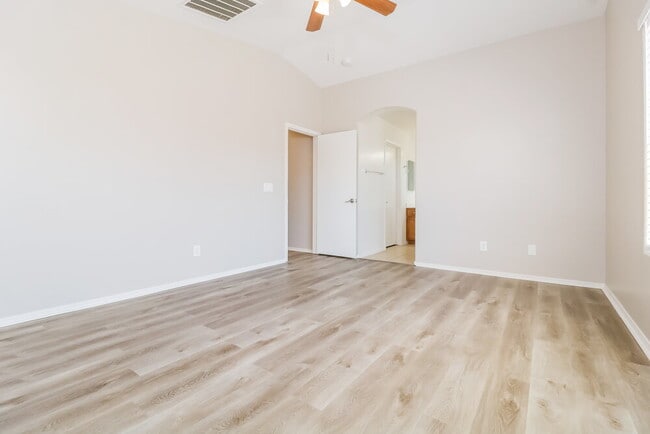 Building Photo - 7311 W Cordes Rd