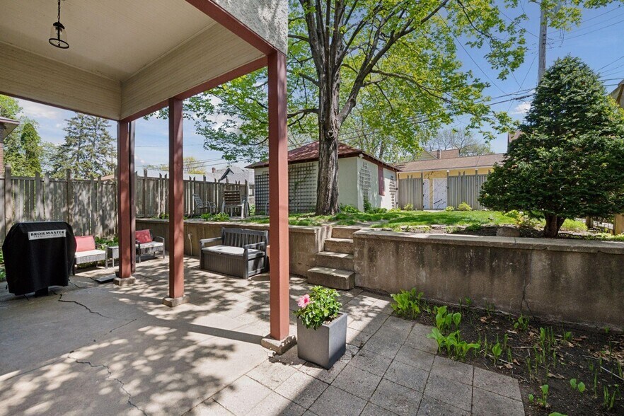 Building Photo - 3229 Fremont Ave S