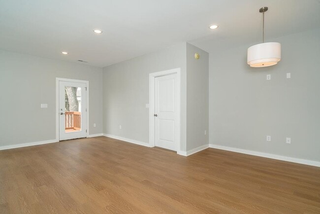 Building Photo - 1575 Port Hills Dr