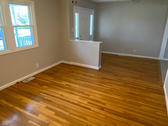 Building Photo - 1036 E Auman Dr