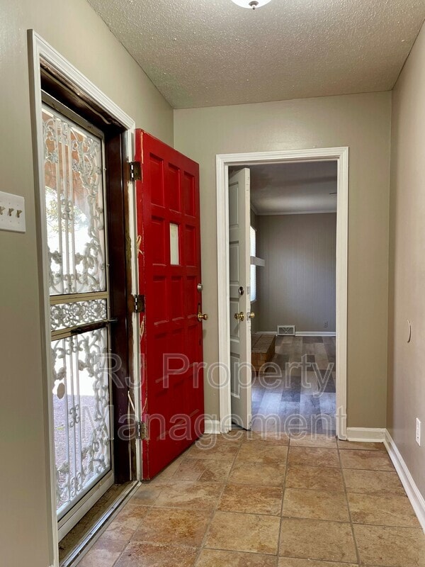 Building Photo - 5368 Scottsdale Ave