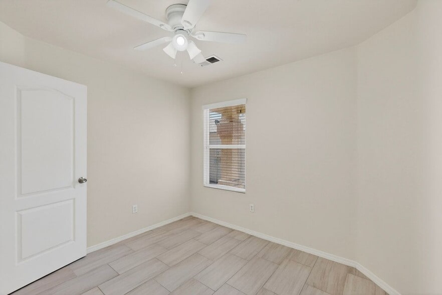 Building Photo - 3305 Tin Cup Rd