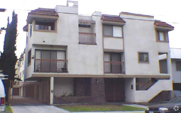 Primary Photo - 326 E Fairview Ave