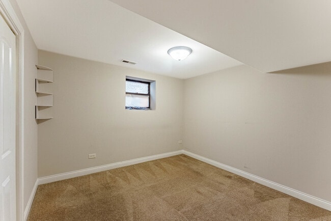 Building Photo - 3345 N Keating Ave