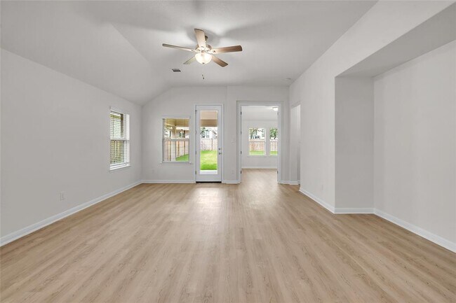 Building Photo - 113 Charro Ct