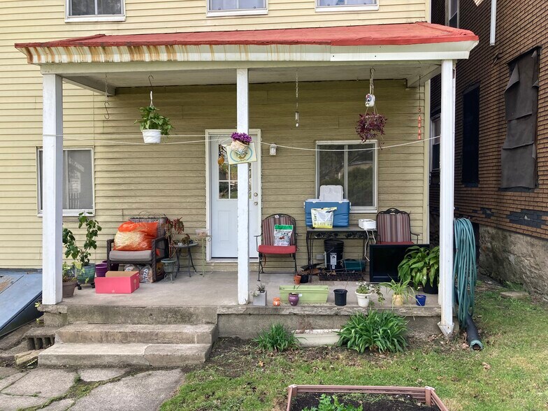 Backdoor - 178 Pennsylvania Ave