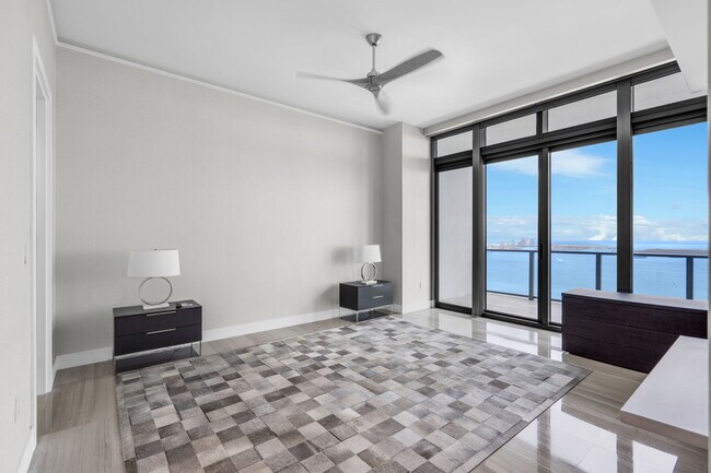 Building Photo - 1451 Brickell Ave