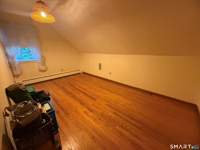 Building Photo - 26 Fern Dr