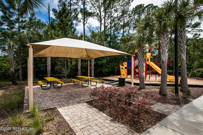 Building Photo - 319 Northside Dr S
