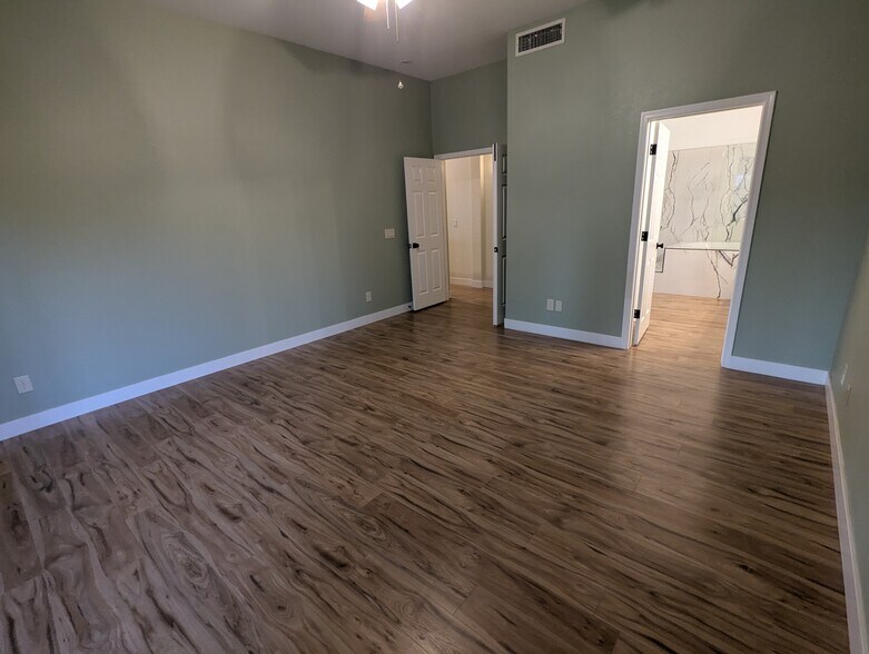 Building Photo - 267 E Smoke Tree Rd