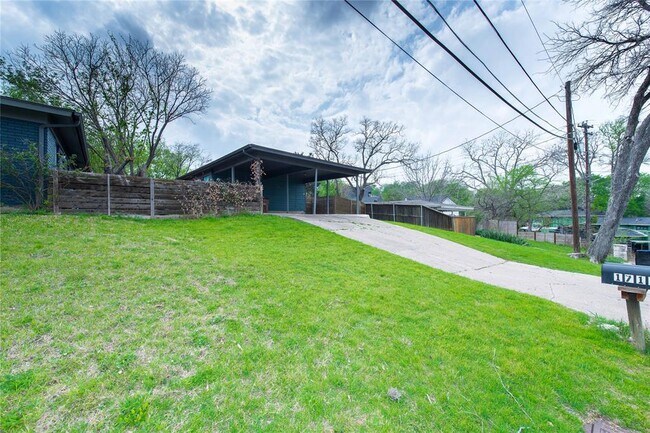 Building Photo - 1715 Taylor Gaines St
