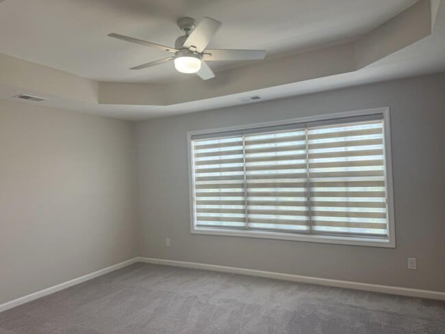 Building Photo - 381 Northaven Ave