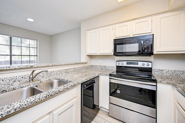 Building Photo - 2300 Old Spanish Trl