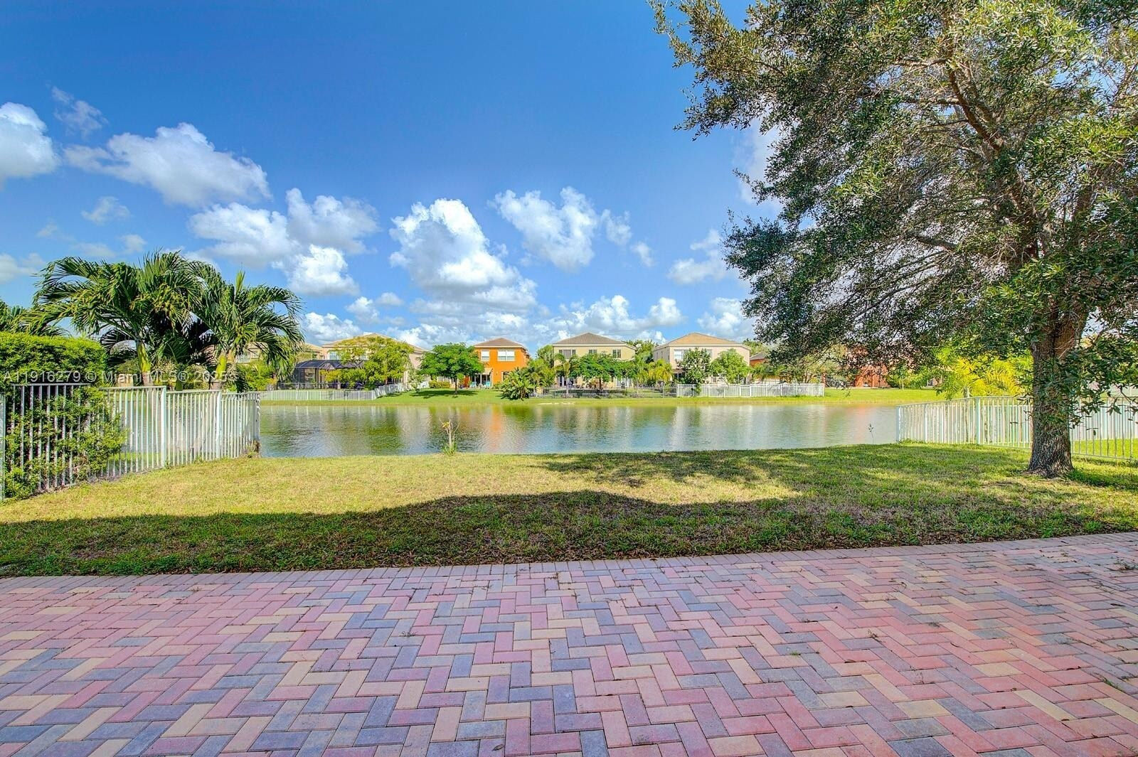 Building Photo - 15711 SW 53rd Ct