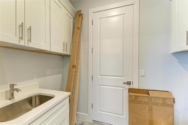 Building Photo - 380 Holly Rd