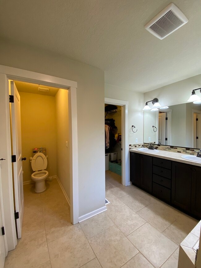 Building Photo - 10030 NW Bartlett Loop