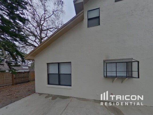 Building Photo - 15130 Heathridge Dr