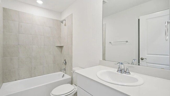 Building Photo - 710 Edgehurst Dr