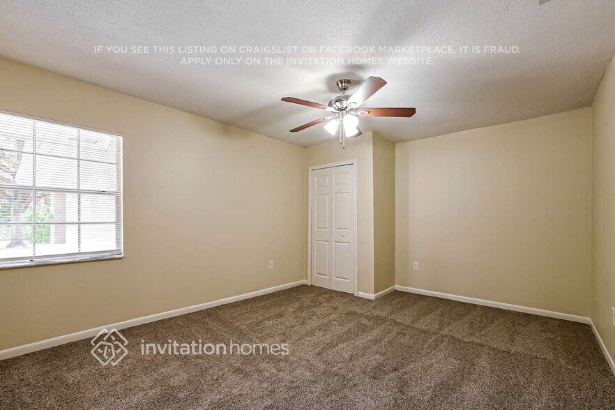 Building Photo - 984 Oak Dr