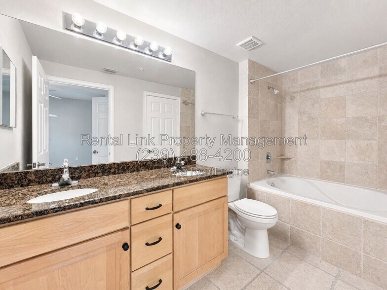 Building Photo - 13100 Bella Casa Cir