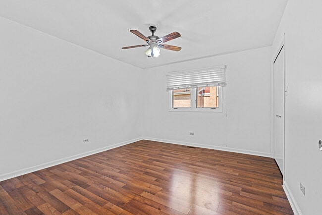 Building Photo - 16527 Orange Ave