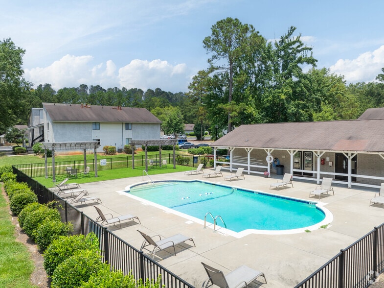 Primary Photo - Creekside Apartments