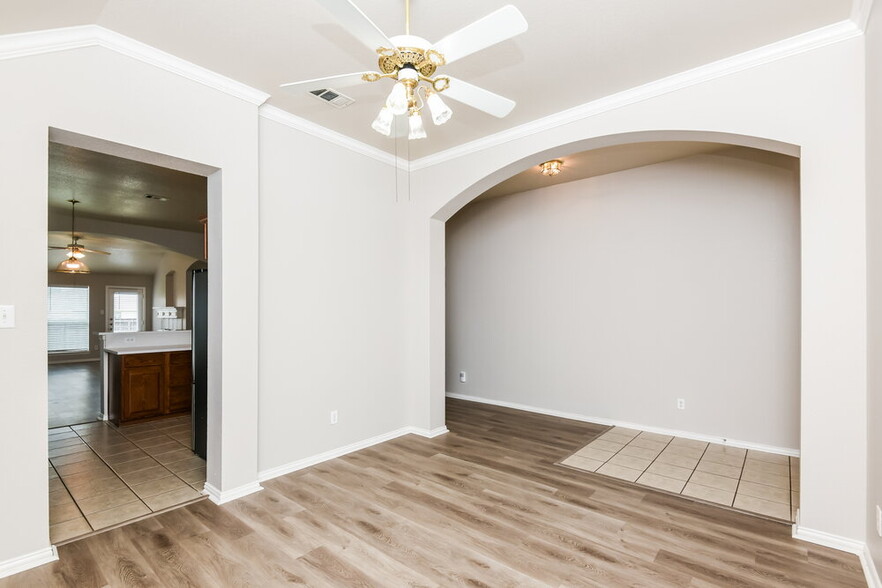 Building Photo - 8905 Friendswood Dr