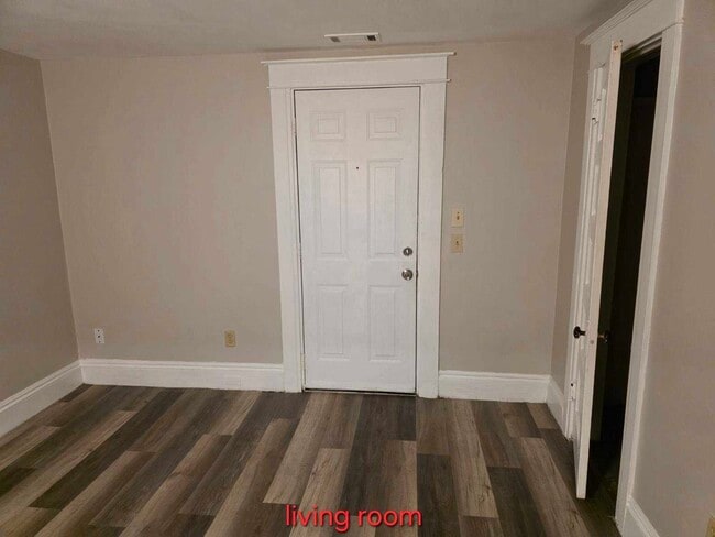 Building Photo - 1332 Poplar Pl