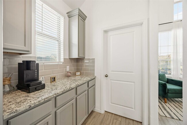 Building Photo - 4238 Redford Valley Rd